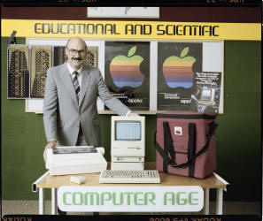 Macintosh Plus exhibited in Perth 15/4/1986