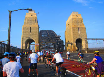 "Spring Cycle" event in Sydney - cycling across road deck of Sydney Harbour Bridge (21 Oct 2012)
