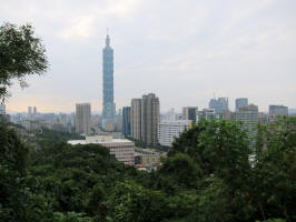 Taipei 101 skyscraper in 2011 - photo by cvxmelody